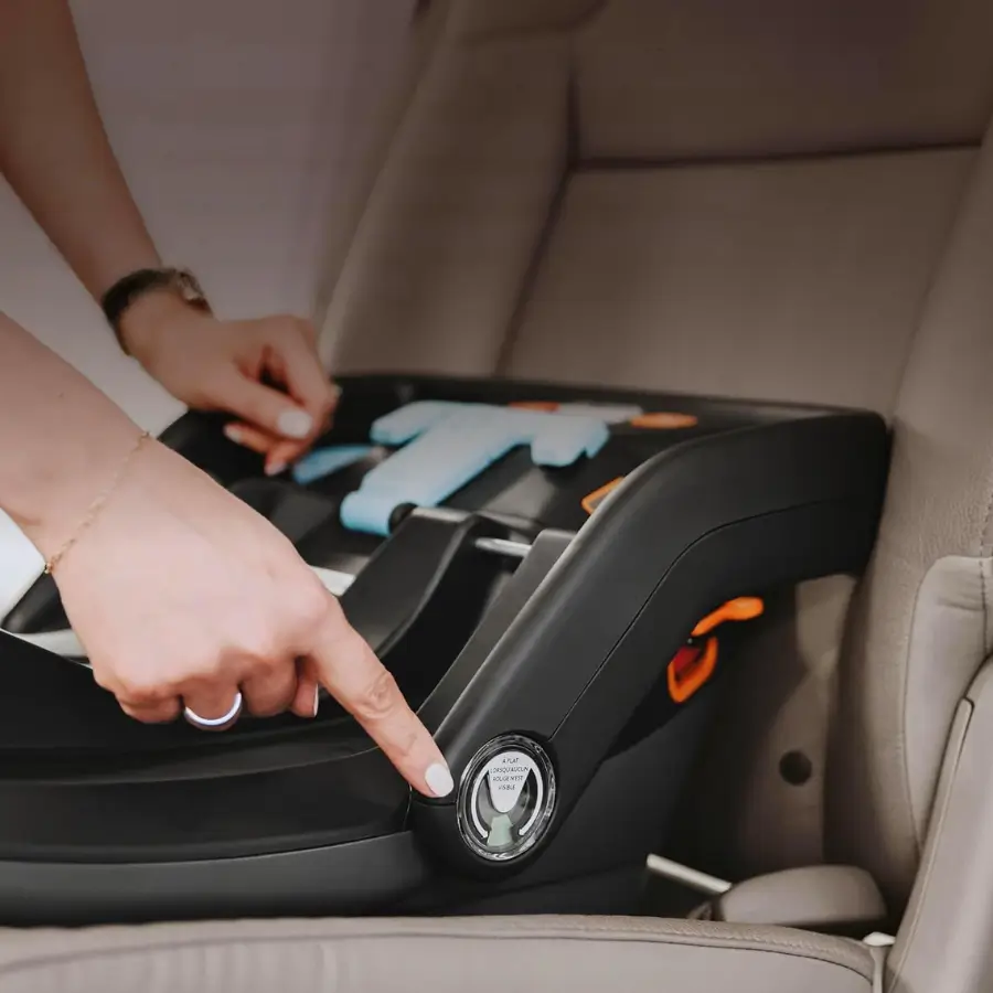UPPAbaby Mesa Base bubble level indicator for proper car seat installation.
